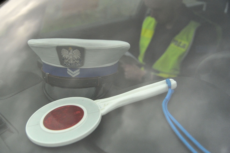 13/17 Policja gotowa do akcji Znicz