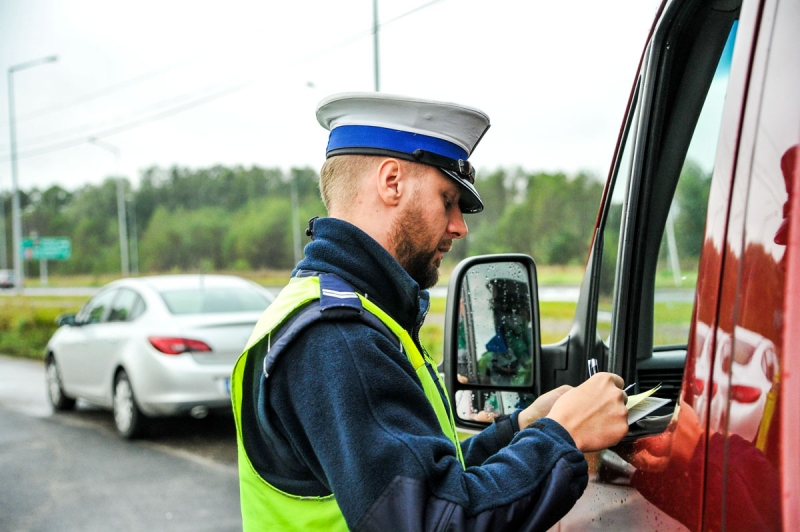 16/17 Policja gotowa do akcji Znicz