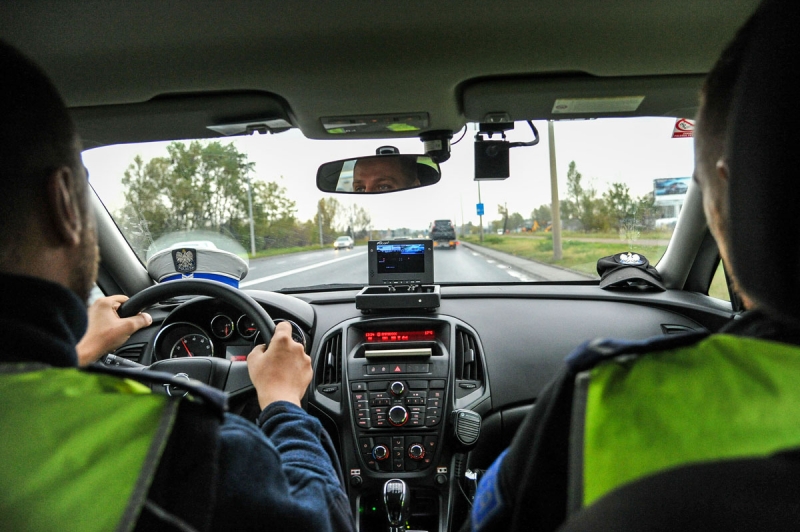 17/17 Policja gotowa do akcji Znicz