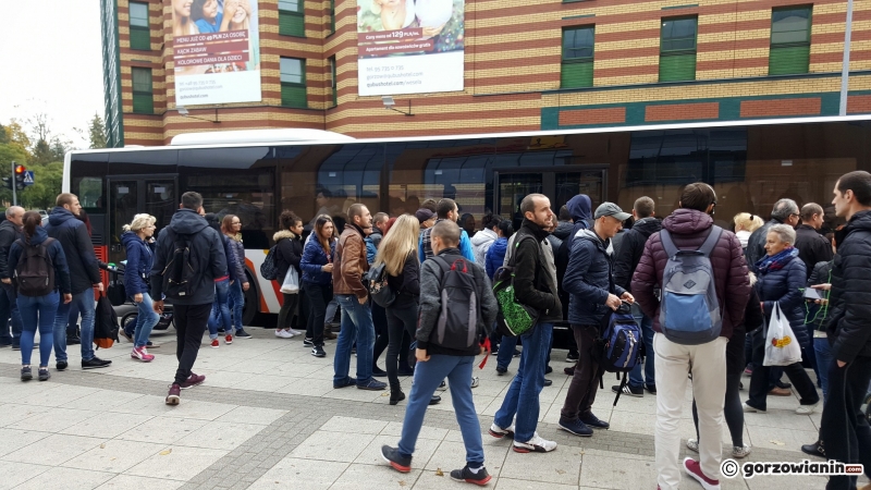 4/9 Przepełnione autobusy w kierunku KSSSE