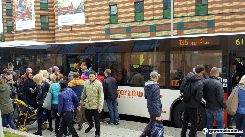 5/9 Przepełnione autobusy w kierunku KSSSE