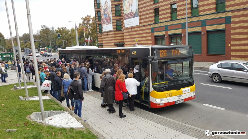9/9 Przepełnione autobusy w kierunku KSSSE