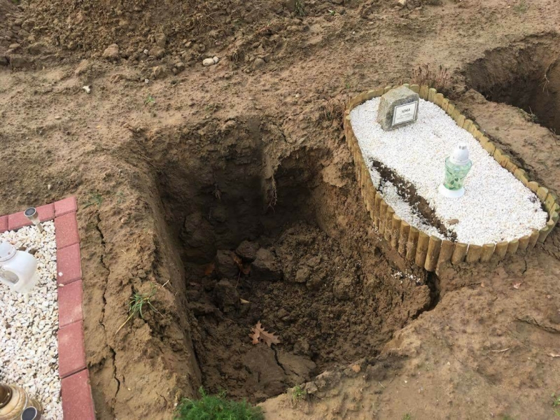 7/10 Zapadające się groby na Polanie Przyjaciół