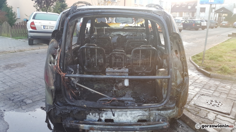 6/12 Na Zawarciu spłonęły trzy samochody
