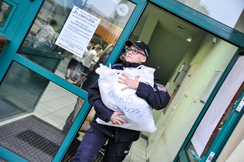 10/12 Policjanci zorganizowali zbiórkę dla potrzebujących