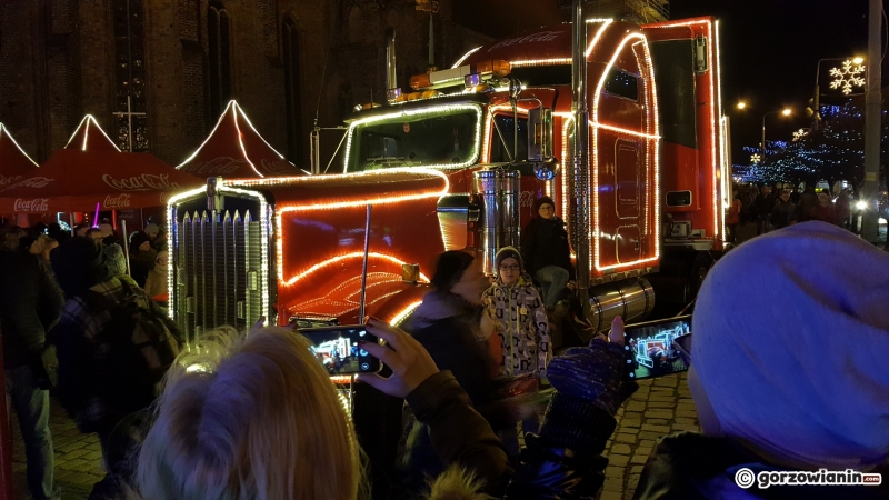 6/15 Ciężarówka coca-coli przyciągnęła tłumy