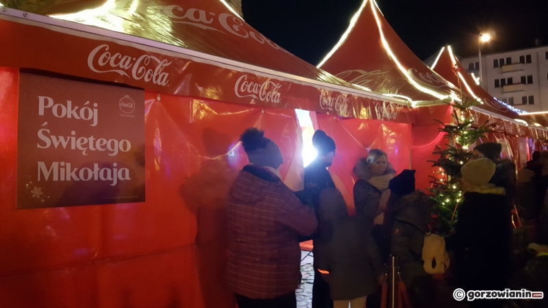 8/15 Ciężarówka coca-coli przyciągnęła tłumy