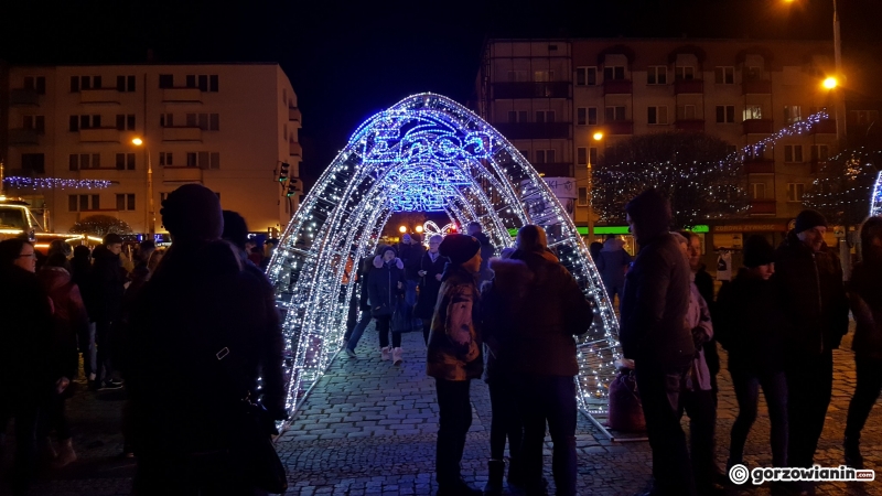 10/15 Ciężarówka coca-coli przyciągnęła tłumy