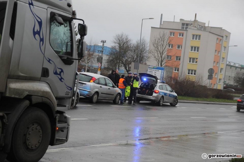 4/5 Potrącenie na pasach przy Podmiejskiej