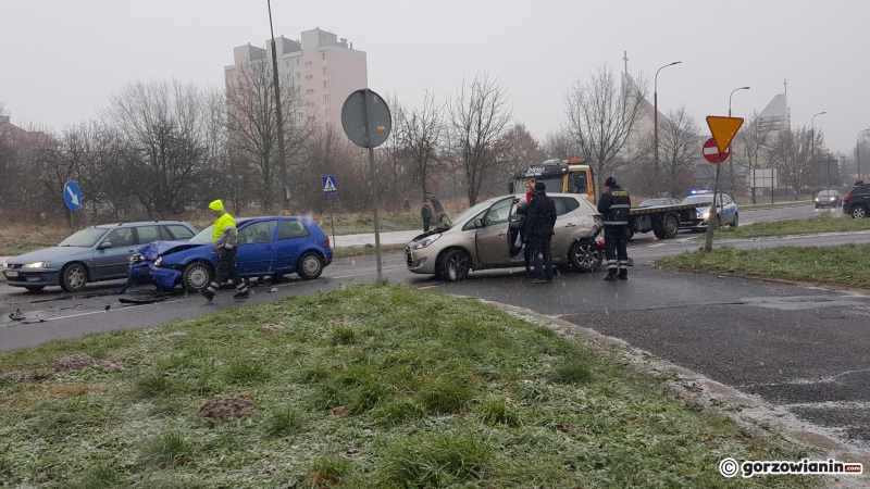 1/6 Zderzenie dwóch aut na Piłsudskiego