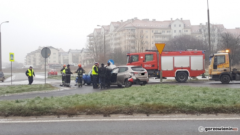 3/6 Zderzenie dwóch aut na Piłsudskiego