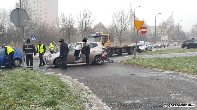 5/6 Zderzenie dwóch aut na Piłsudskiego