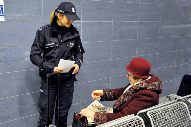 3/16 Dbają o bezpieczeństwo podczas świątecznych podróży 