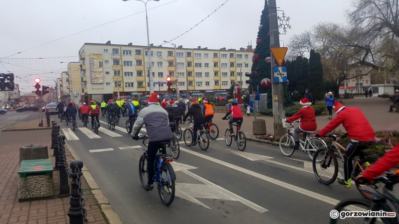 2/18 Mikołaje na rowerach przejechali przez Gorzów