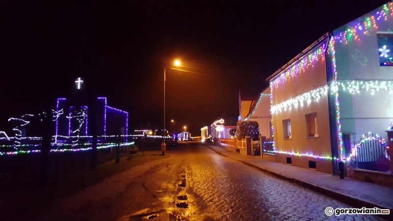 16/22 Świecące tysiącami światełek Popowo