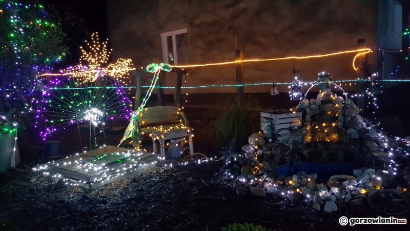 17/22 Świecące tysiącami światełek Popowo