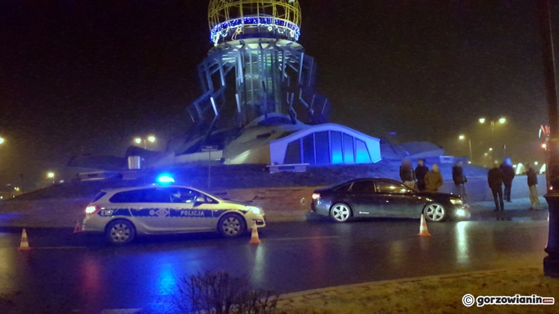 4/5 Kolizja na rondzie przy Nova Park