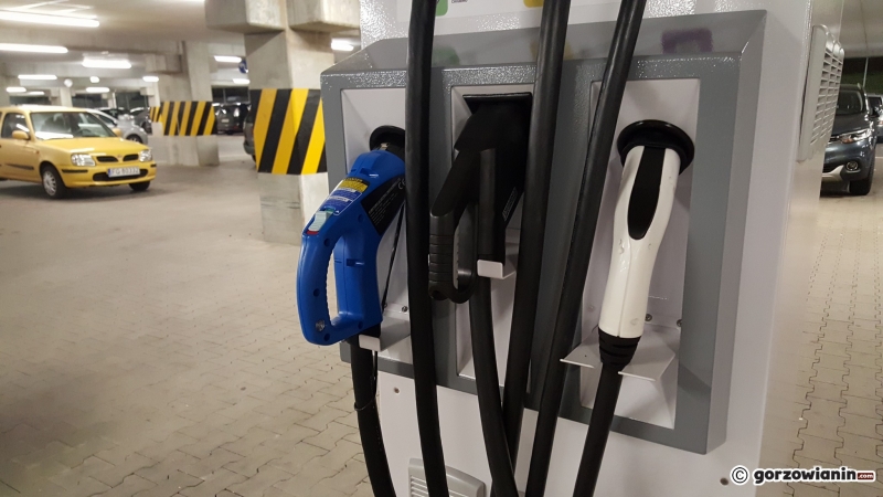3/5 Stacja do ładowania samochodów elektrycznych