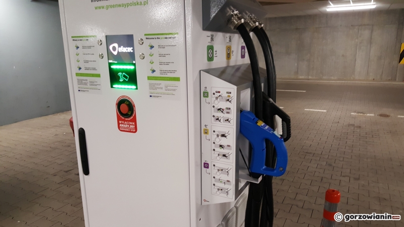 4/5 Stacja do ładowania samochodów elektrycznych