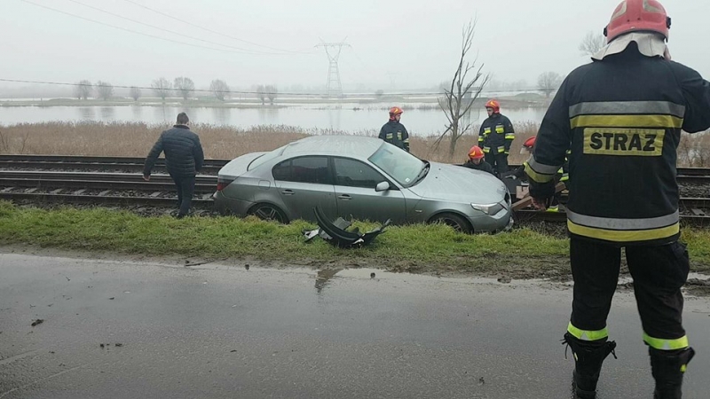 6/6 BMW na torach kolejowych 