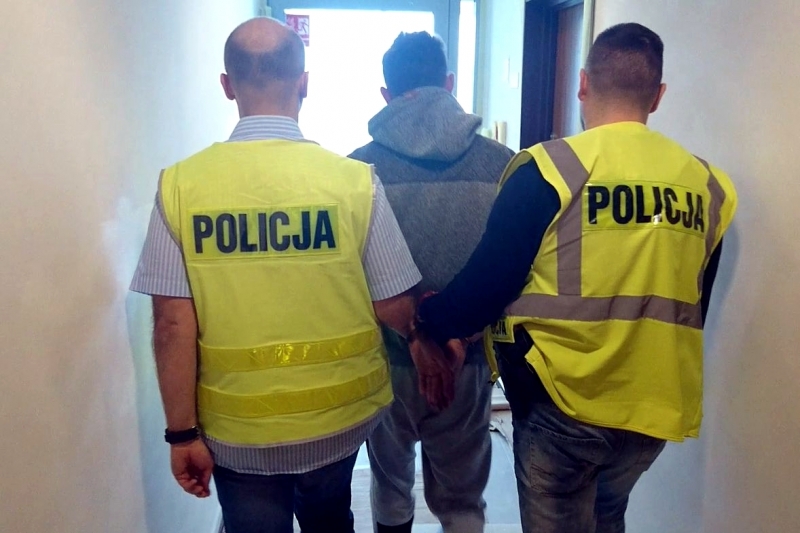 11/13 Zabójstwo w Deszcznie