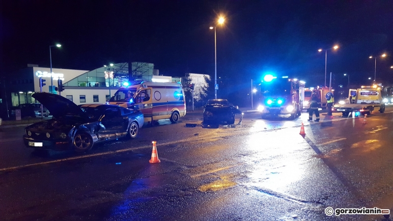 7/8 Zderzenie dwóch aut na Słowiańskiej