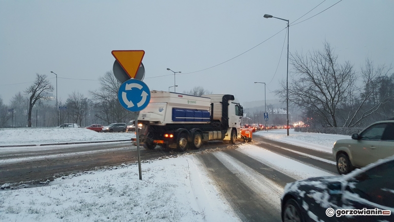 10/11 Zasypane drogi w Gorzowie i okolicach
