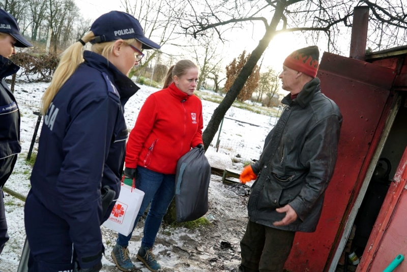 4/9 Z pomocą bezdomnym