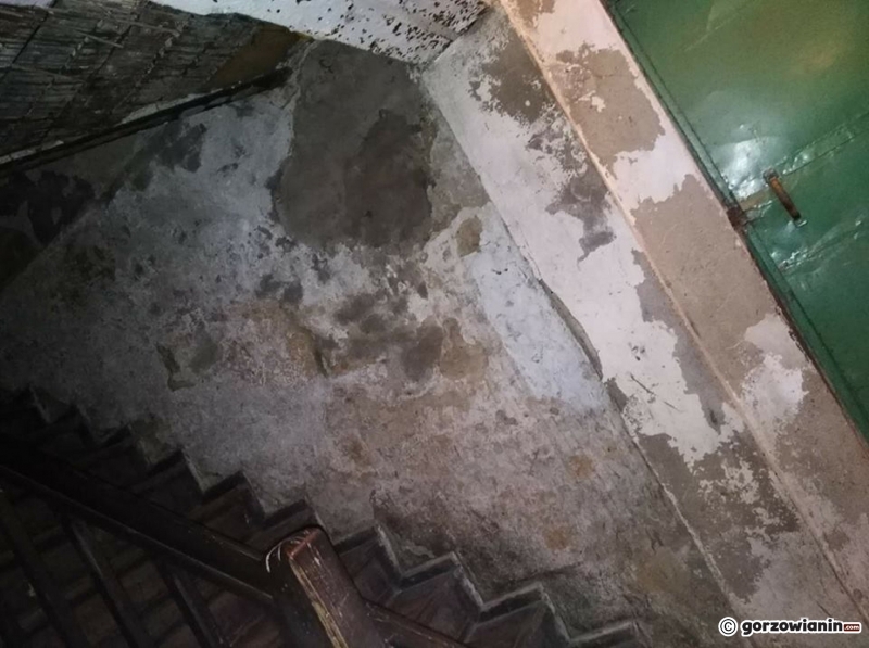 4/7 Zniszczona kamienica przy Łokietka