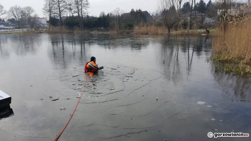 7/17 Strażacy ćwiczyli na lodzie