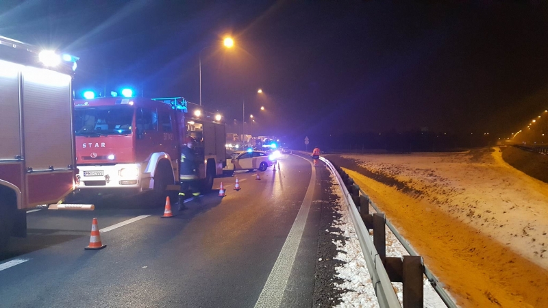 3/7 Wjechała pod prąd na węzeł S3