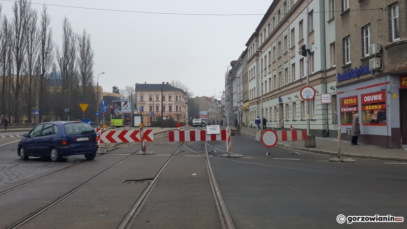 11/13 Zamknięty fragment ul. Sikorskiego