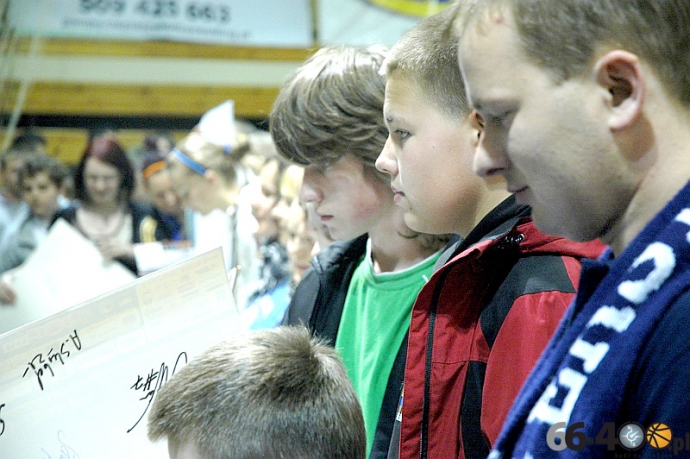 16/39 Spotkanie kibiców z koszykarkami KSSSE AZS PWSZ Gorzów