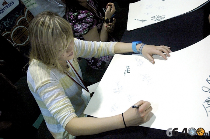 27/39 Spotkanie kibiców z koszykarkami KSSSE AZS PWSZ Gorzów