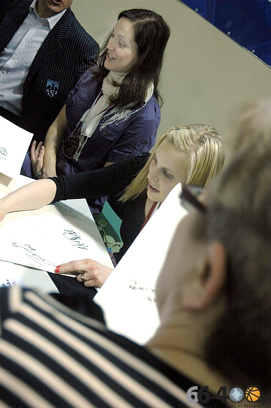 28/39 Spotkanie kibiców z koszykarkami KSSSE AZS PWSZ Gorzów