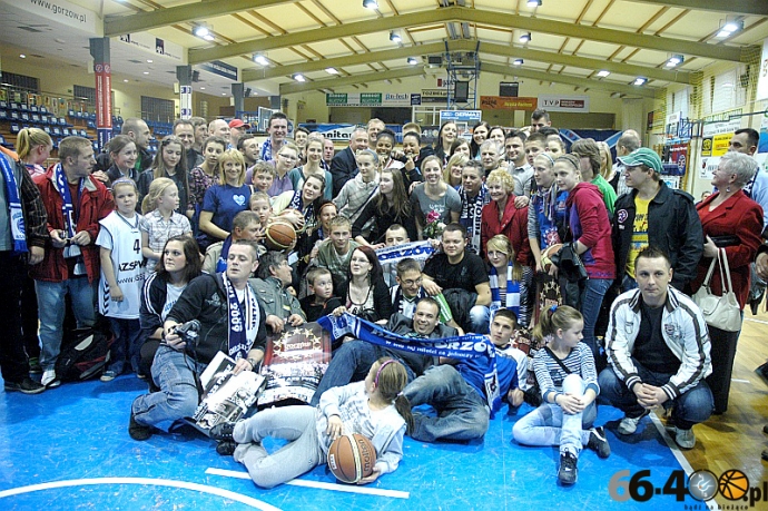 36/39 Spotkanie kibiców z koszykarkami KSSSE AZS PWSZ Gorzów
