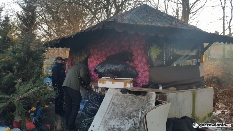 3/4 Służby szukały bezdomnych