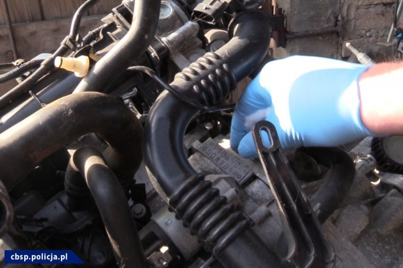 4/13 CBŚP rozbiło gang samochodowy działający na niespotykanie wielką skalę 