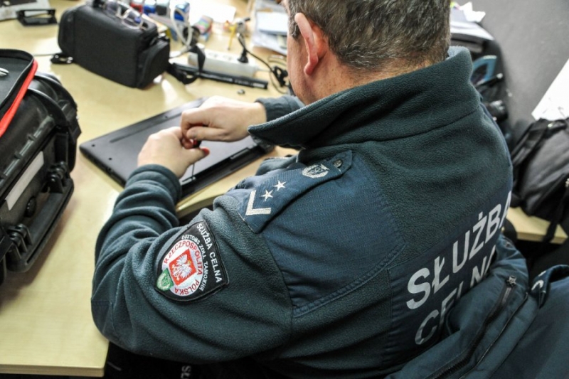 8/13 CBŚP rozbiło gang samochodowy działający na niespotykanie wielką skalę 