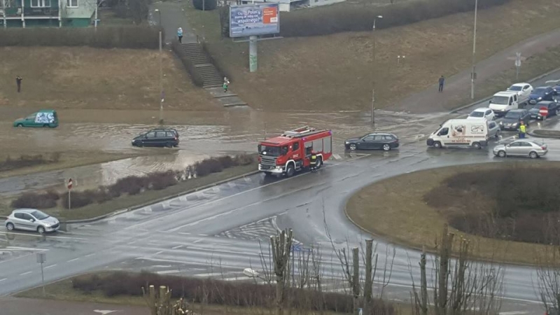 13/18 Awaria wodociągu na Piłsudskiego