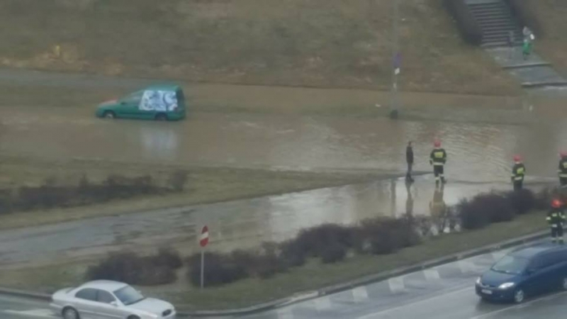 15/18 Awaria wodociągu na Piłsudskiego