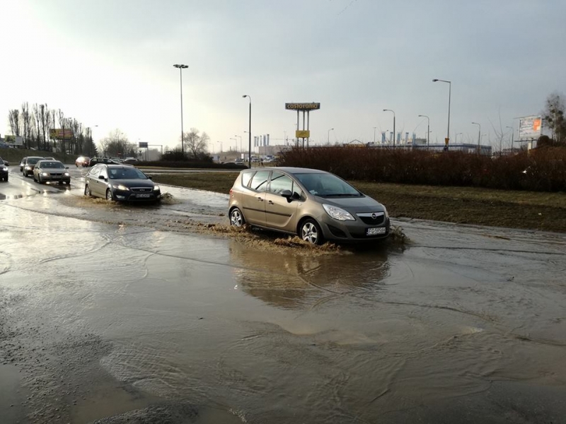 17/18 Awaria wodociągu na Piłsudskiego