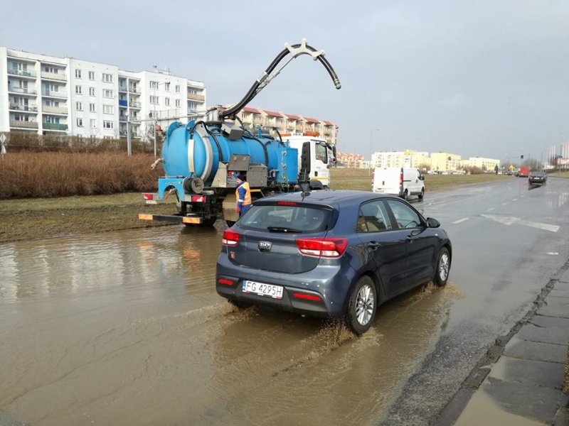 18/18 Awaria wodociągu na Piłsudskiego
