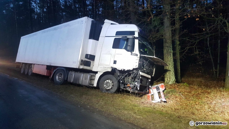 2/2 Zderzenie osobówki z ciężarówką