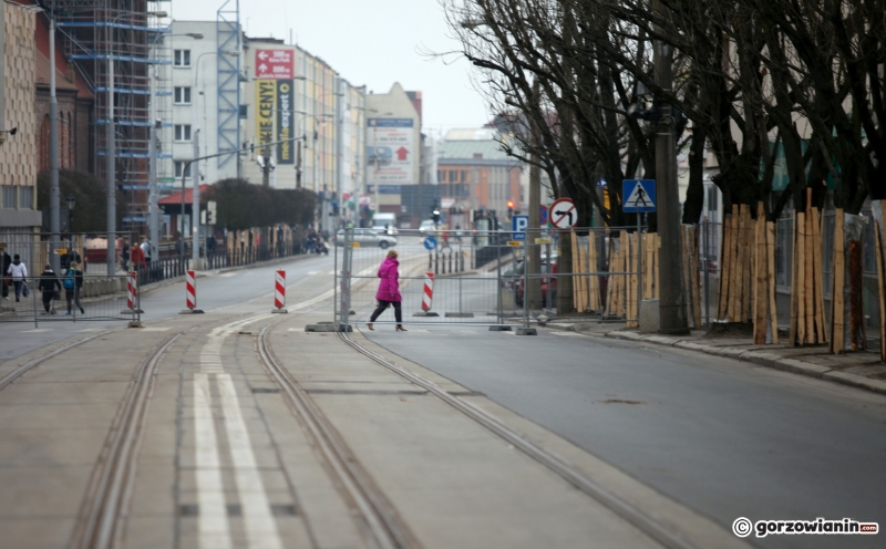 2/11 Zamknięte kolejne odcinki Sikorskiego