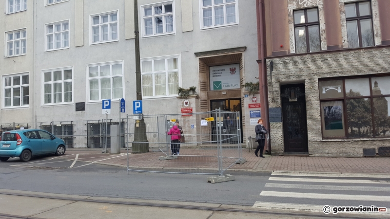 11/11 Zamknięte kolejne odcinki Sikorskiego