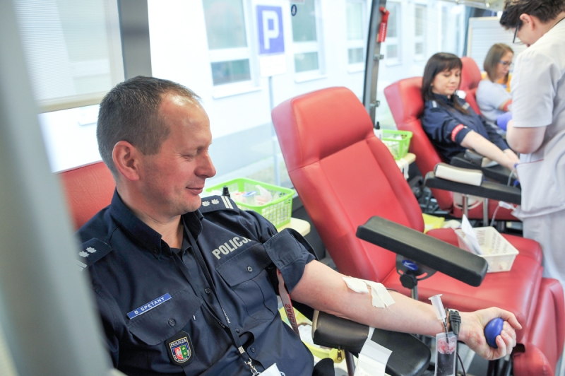 3/7 Krwiobus przed gorzowską komendą