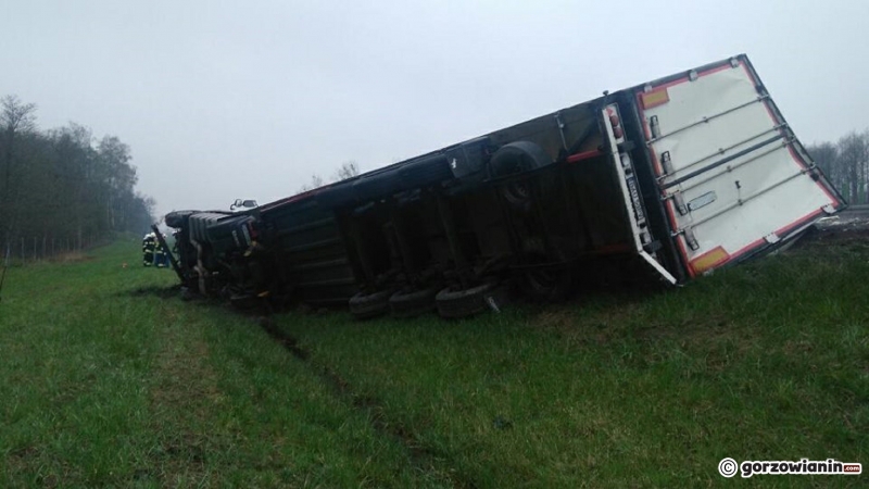 4/5 Przewrócona ciężarówka na A2