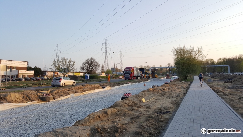 5/14 Nowy chodnik i torowisko przy Walczaka