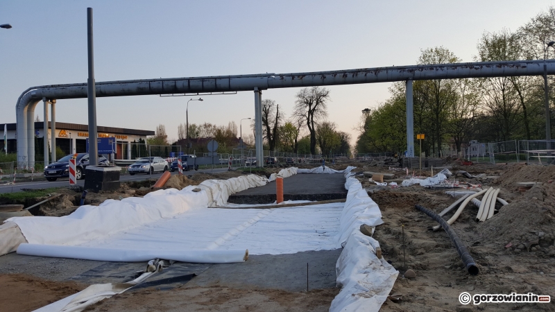 11/14 Nowy chodnik i torowisko przy Walczaka